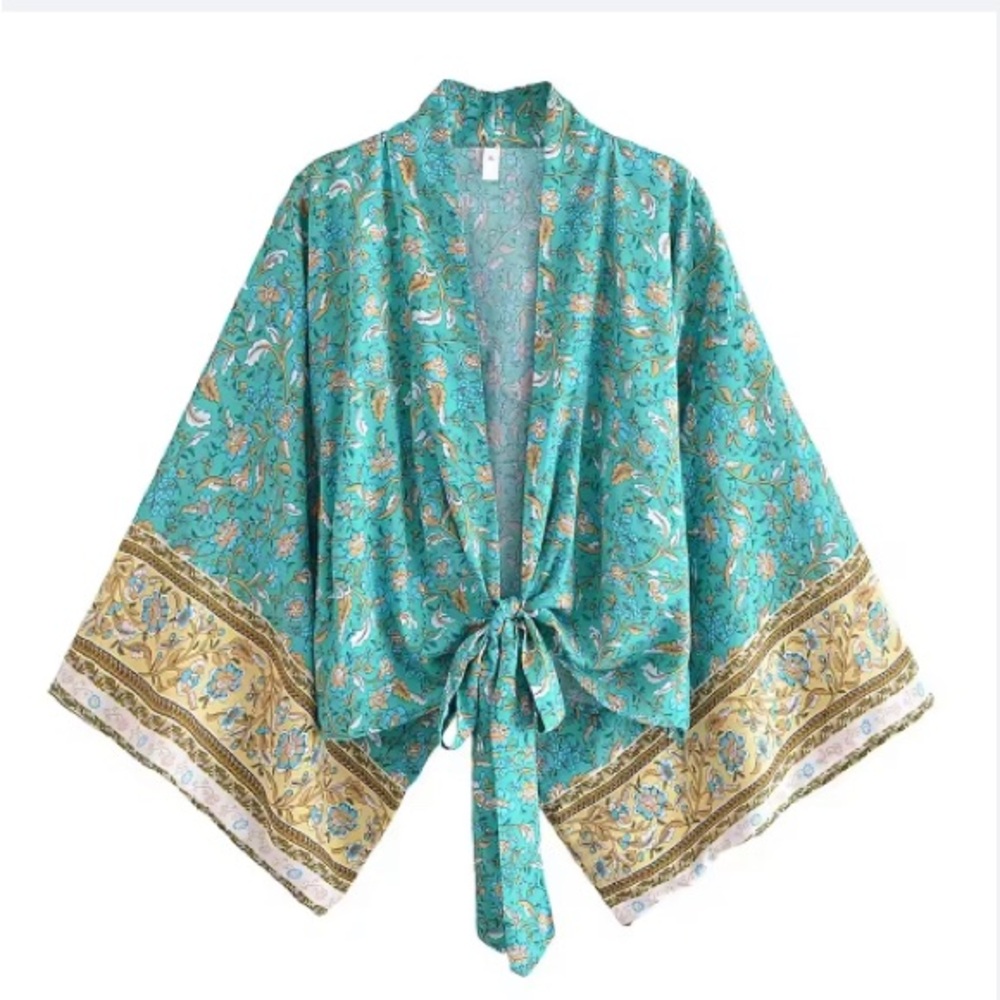Floral Cropped Tie Front Kimono NEW! - Picture 4 of 9